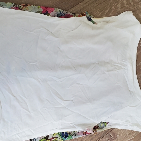 Summer top - Picture 2 of 2